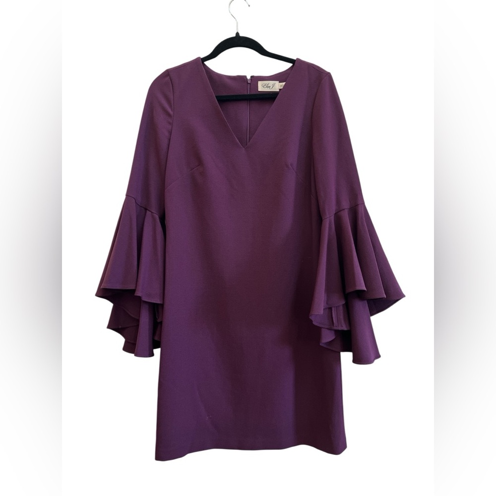 Eliza J Purple Bell Sleeve Shift Dress Size 6 V-Neck Cocktail Occasion Feminine